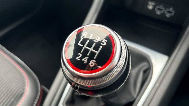 Renault Captur 1.3 Mild hybrid 140 R.S. Line 5dr Petrol Hatchback